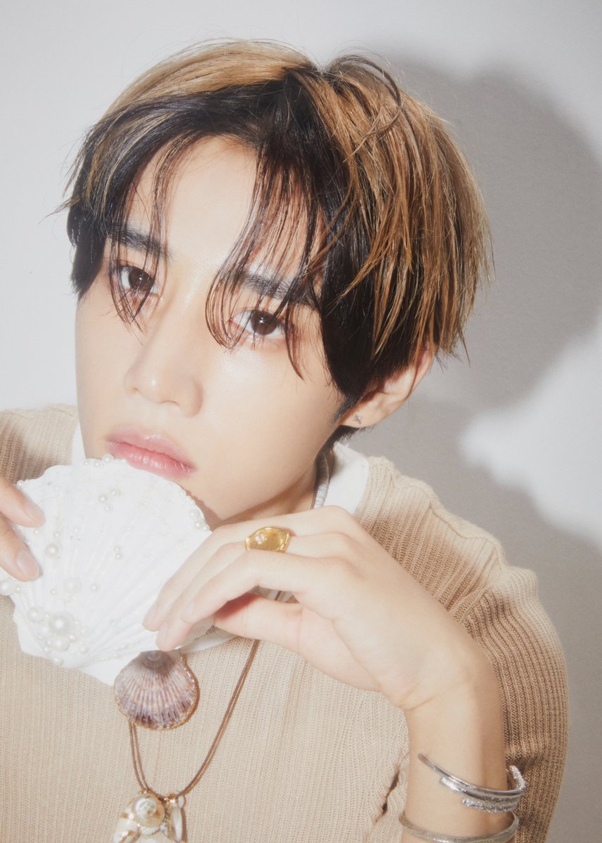 IST_THEBOYZ's tweet photo. THE BOYZ 2ND ALBUM [PHANTASY] Pt.1 Christmas In August Concept Photo #GLITTER

✨ 2023.08.07 6PM Release

#THEBOYZ #더보이즈 #PHANTASY #Christmas_In_August https://t.co/qgWjXg2cYf