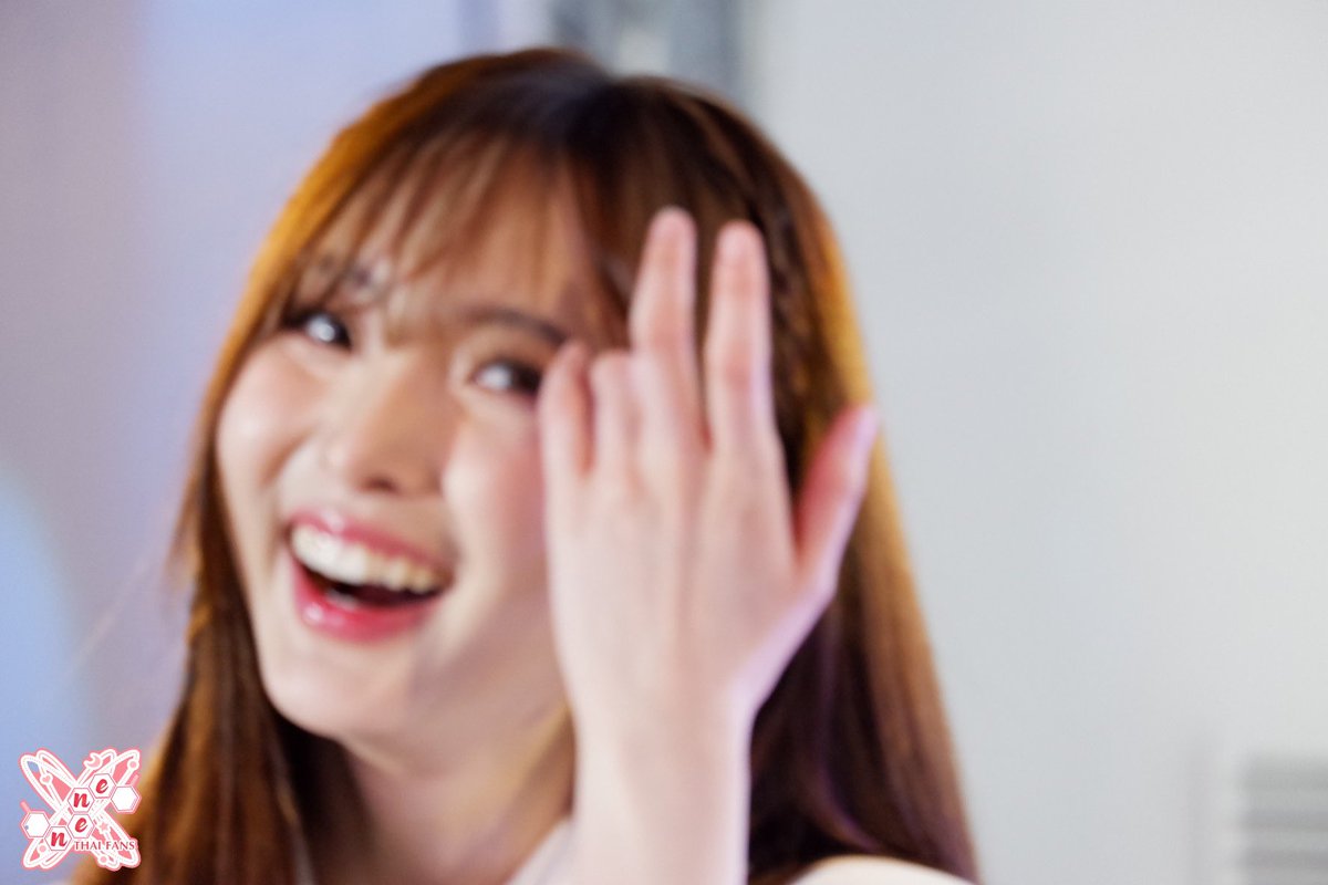 NeneThaiFans's tweet photo. รูปปิดท้าย เบลอว่ารักแถบ แบบว่ารักคุณพรนะคร่า กล้องโฟกัสไม่ทัน 😂

@nnenevader 

#เนเน่ #LancomeXNene 
All ​About Nene With Lancome
#LancomeBeautyTechxNene https://t.co/QgJZvlD8Pm