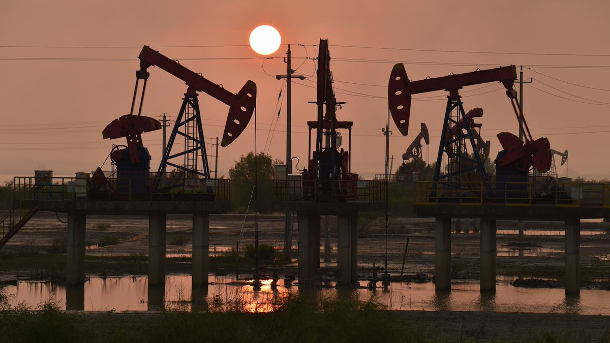 CBSi_Dennis's tweet photo. Oil and gas will remain leading sources of energy for decades to come on the back of a lagging energy transition, said key industry players at Energy Asia. Click to read more... 
https://t.co/9mKCBRuK8M https://t.co/cc0TTawz5Y