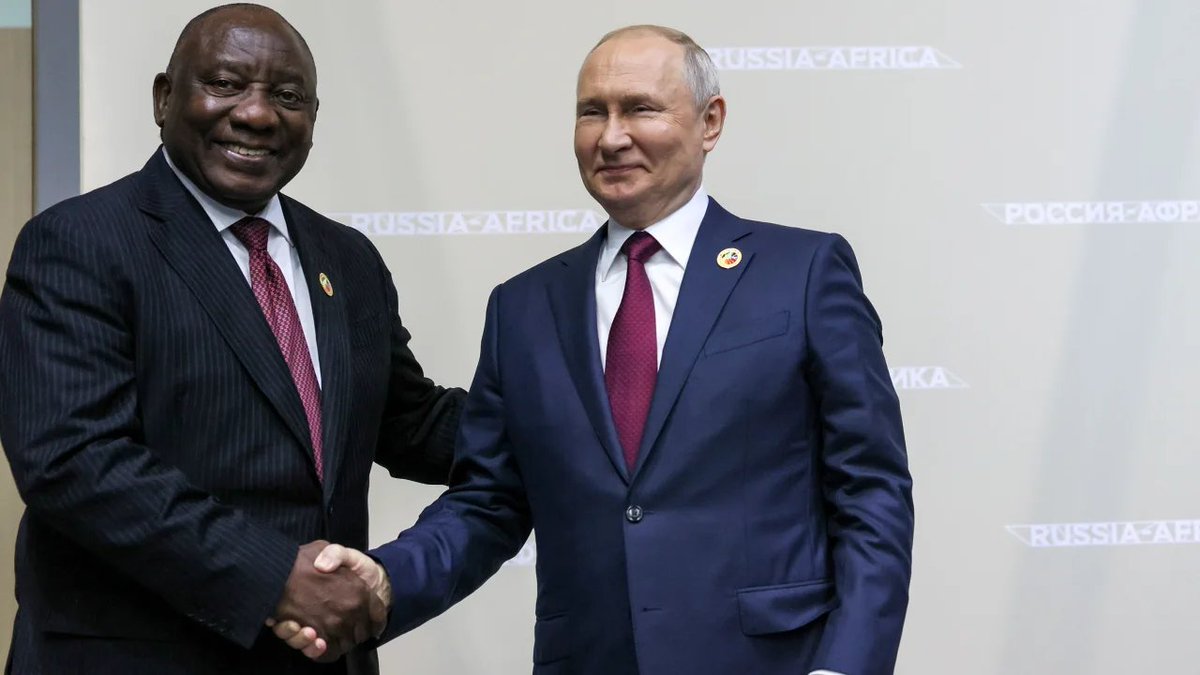AdventureAlan's tweet photo. This @PresidencyZA  is really not what many South Africans want to see. A picture of happiness with a ruthless dictator. Who is in the throws of murdering young men all over the Ukraine. YOU are a sell out @CyrilRamaphosa Mr President. https://t.co/bKzDNNGLuE