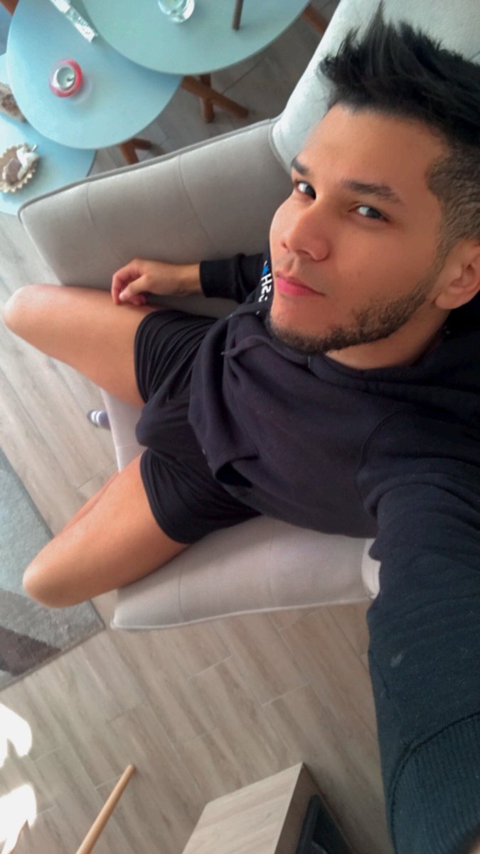 Jhonglinder's tweet photo. NO ME PREGUNTEN QUIÉN SOY, NI ME PIDAN QUE SIGA SIENDO EL MISMO. https://t.co/rOcHSnEEgK