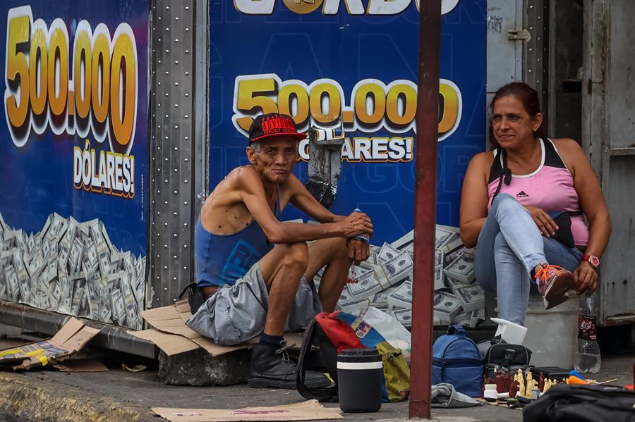 oscarguaraira1's tweet photo. Reinserción laboral de adultos mayores, una opción convertida en necesidad en Venezuela
Es un actor clave para la reconstrucción de #Venezuela
#Acnur #adultosmayores #Convite #Diáspora #Migrantes #OIM #ReActivados #Refugiados
🙋🚀⚓️ https://t.co/CTJRSyjwrk 👈👈 #EnFotos #28Julio https://t.co/rfAl1Gp8H5