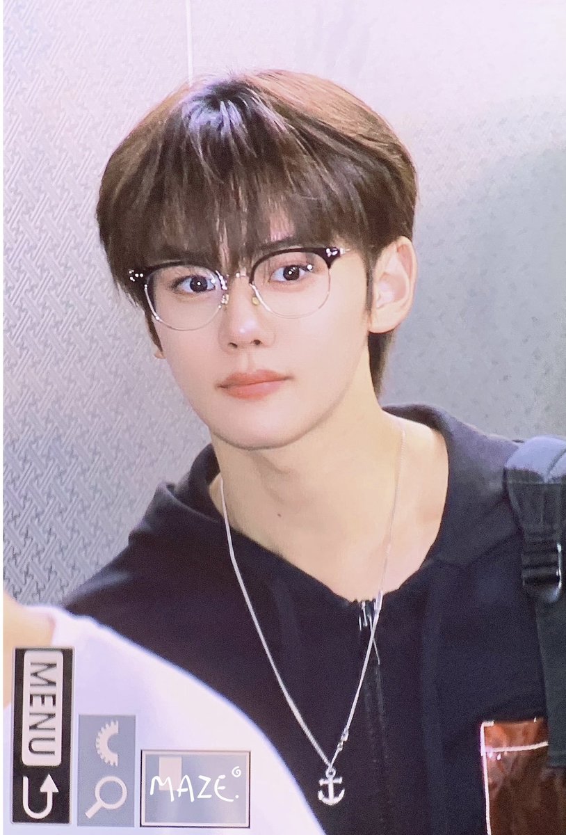 maze0830's tweet photo. 230728 👓

#김규빈 #KIMGYUVIN #제베원
#제로베이스원 #ZEROBASEONE #ZB1 https://t.co/9QIlHoQVXU