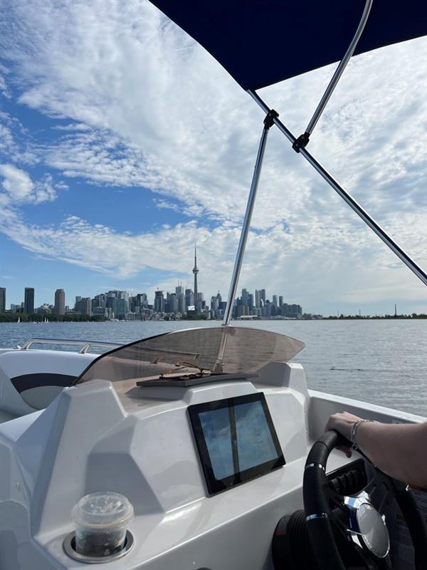 WaterfrontBIA's tweet image. Happy Friday, Toronto!!

Are you getting out on the water this weekend? 🌞 

#atthewaterfront #waterfronttoronto