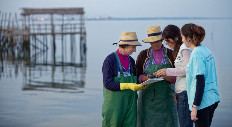 EuChampions's tweet photo. #ClimateChampions in your area! This week, we’re off to Setubal, Portugal. Meet the Keepers of the River Sado, on a mission to revive marine life. The Keepers, educate &amp; protect the sea! Read more in our Compendium of case studies here - https://t.co/kYpVTubdTv 
#EramsusPlus https://t.co/JAUpjT0iqO