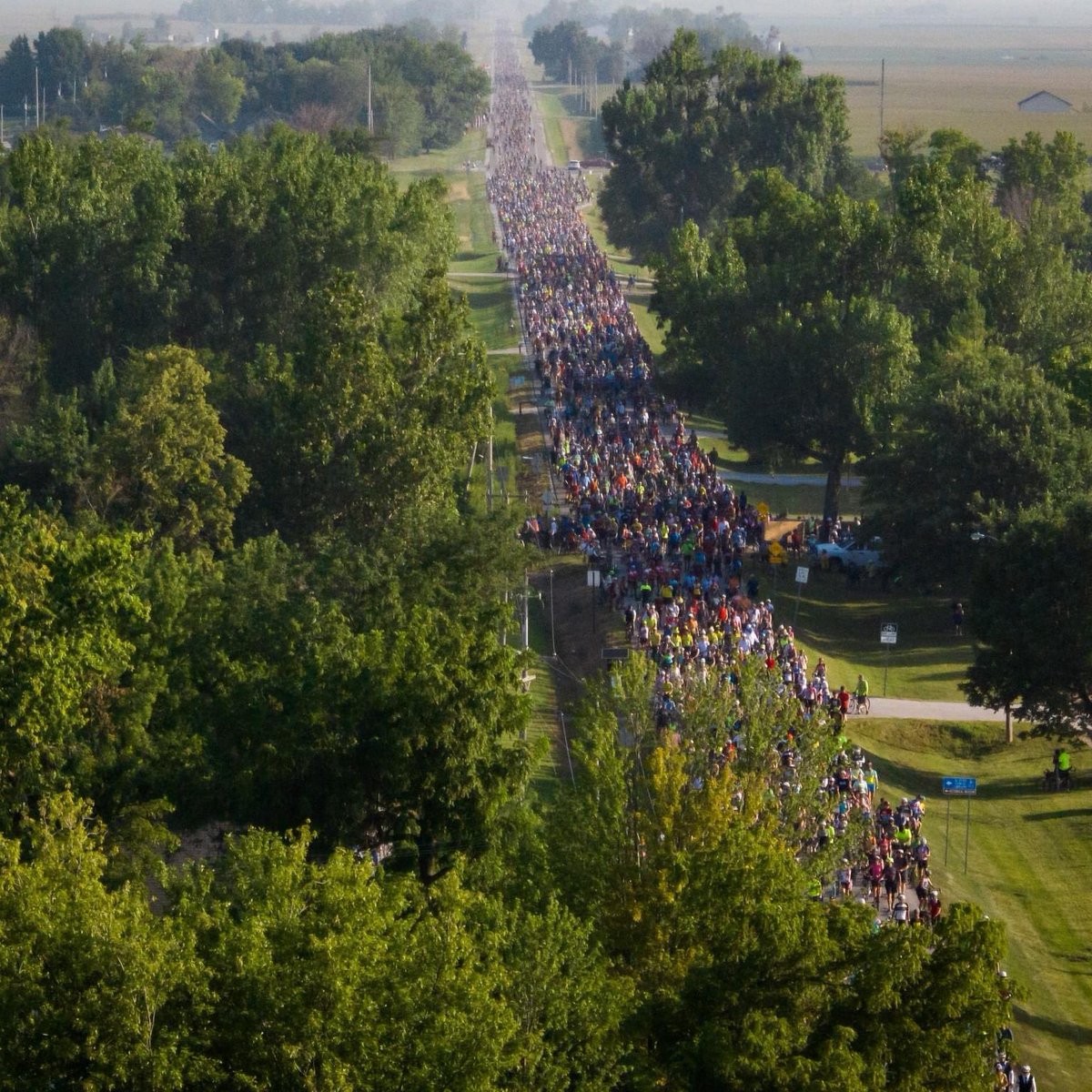 Hicks_Associate's tweet image. One of our local cycling team members is participating (again) in this year’s ride across Iowa. In that sea of bikers, he found another one of this year’s team members. 
Nice jersey Steve!

@RAGBRAI_IOWA