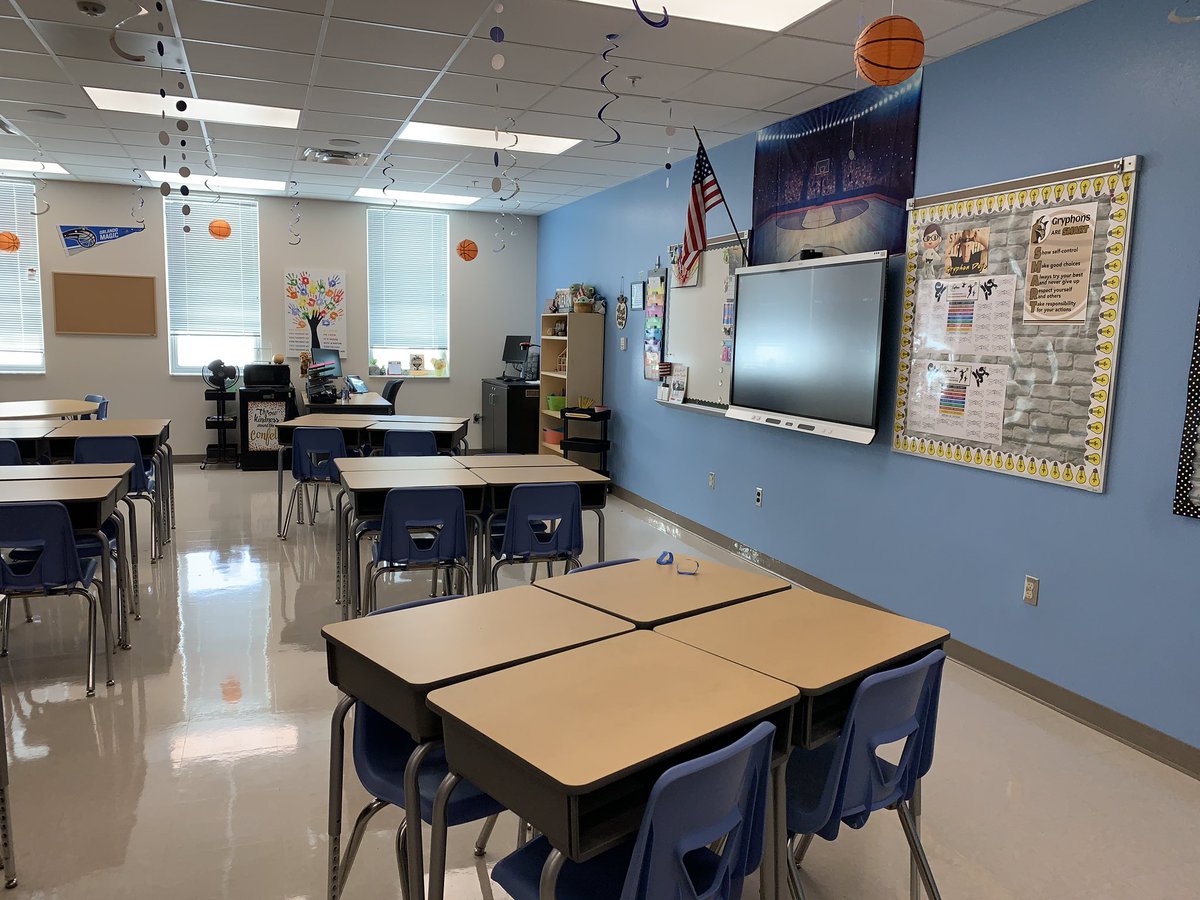 MrsLopezMagic's tweet photo. Getting ready to start Year 2 of #MagicMath! This year, I’ll be introducing #MagicScience to inspire my future leaders! Please help me bring the Magic by donating to our class list: https://t.co/F5Dd6hf8rD @OrlandoMagic @jalensuggs @Pp_doesit @wendellcarter34 @OMYF @nbacares https://t.co/FpoJHja0KP