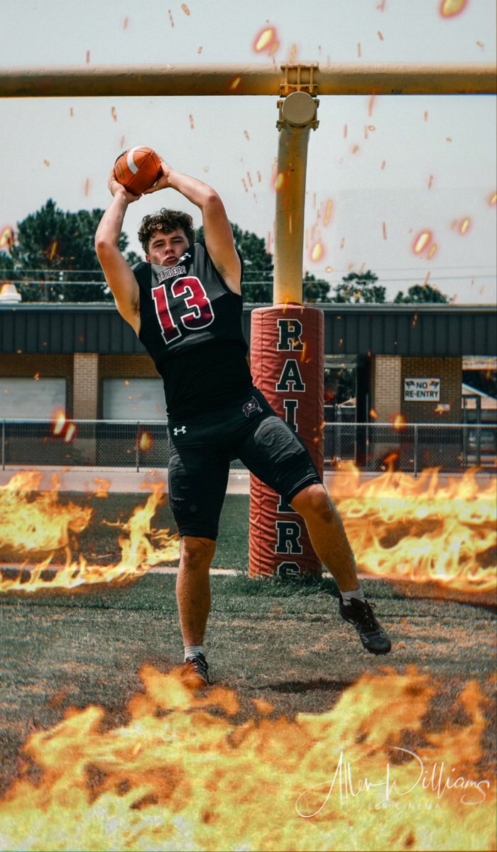 NHSRaidersFB's tweet photo. 28 Days!…🙌🏈🏴☠️
#CommitToTheFlag https://t.co/GjhnhvG1cH