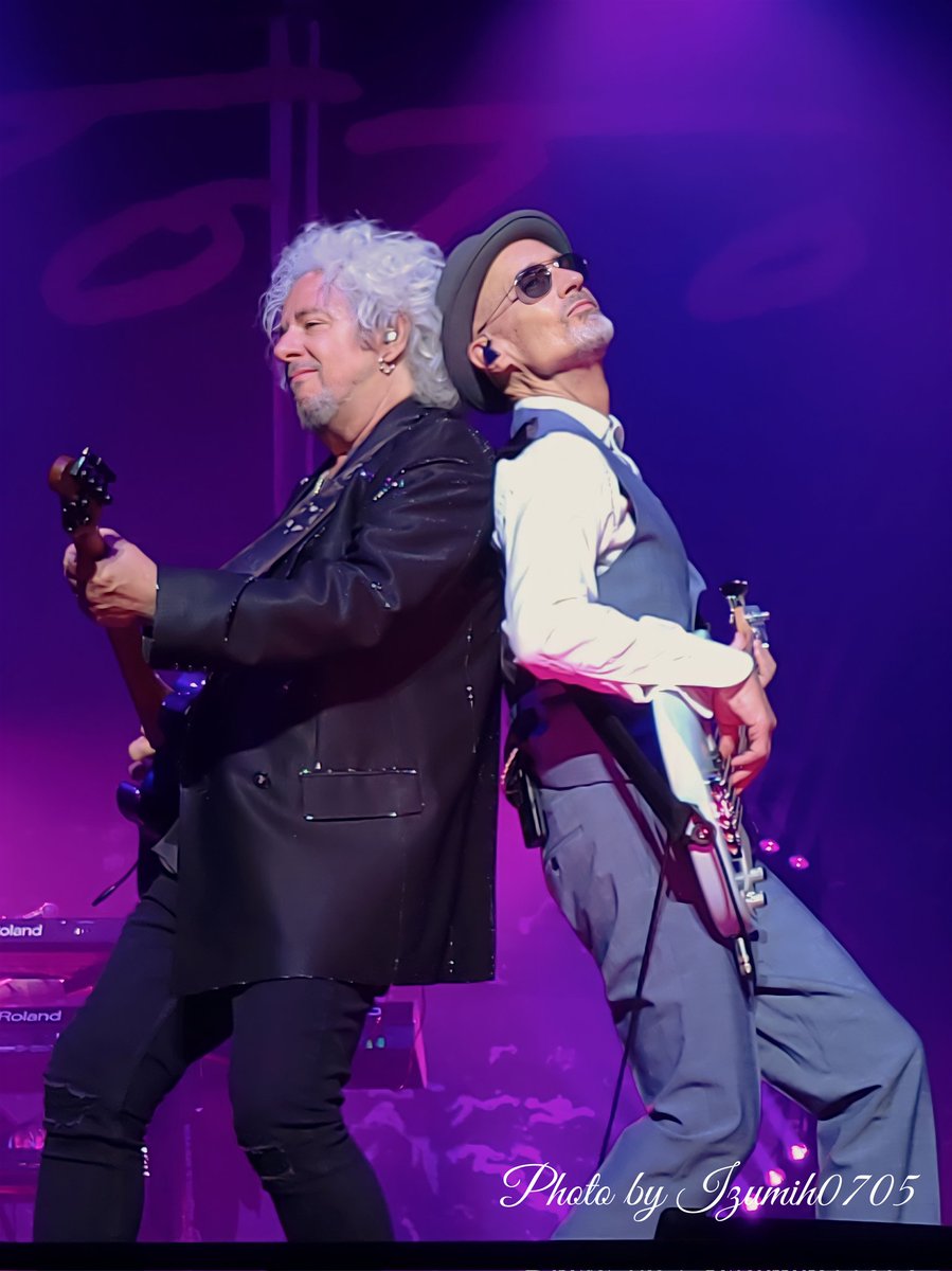 Izumih0705's tweet photo. 📷(15)
Luke & John!!👍🎸🎤🔥💥🙌❤️
#TOTO #DogzOfOzTour2023 #TOTOJapanTour2023 #Show8 #TourFinale #Tokyo #東京 #Budokan #武道館 #SteveLukather #JohnPierce https://t.co/GZxB2N2XIq