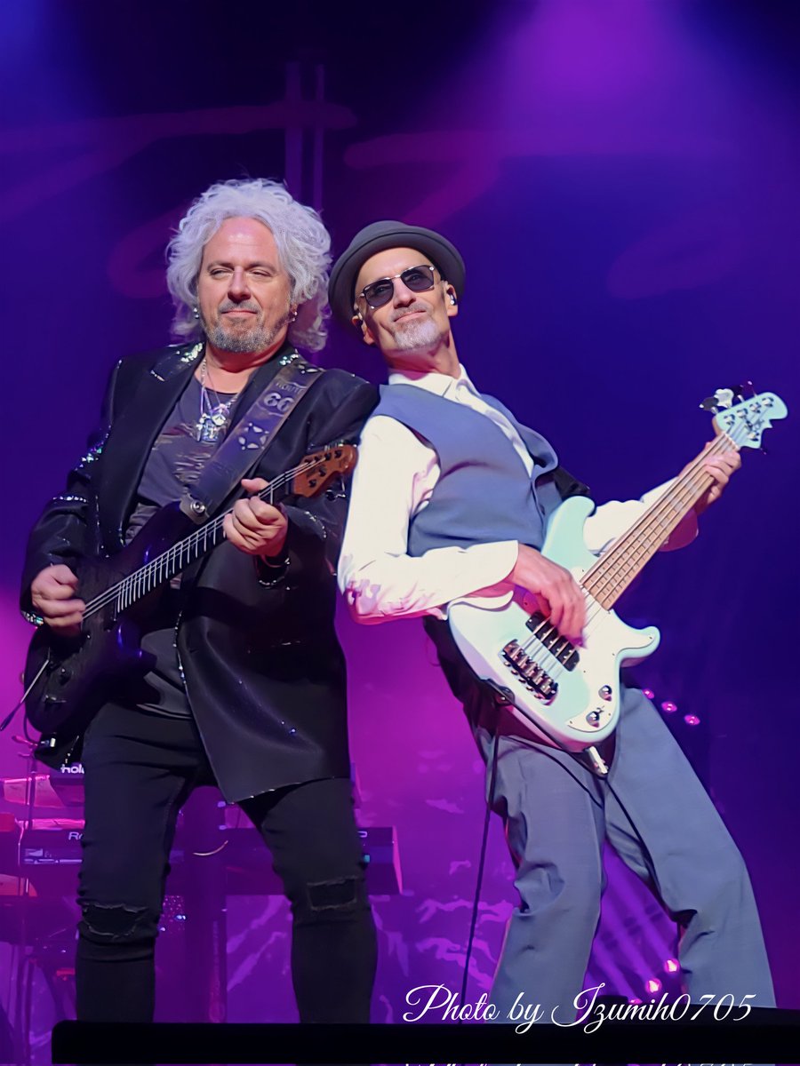 Izumih0705's tweet photo. 📷(16)
Luke & John!!👍🎸🎤🔥💥🙌❤️
#TOTO #DogzOfOzTour2023 #TOTOJapanTour2023 #Show8 #TourFinale #Tokyo #東京 #Budokan #武道館 #SteveLukather #JohnPierce https://t.co/IMkA5kacha