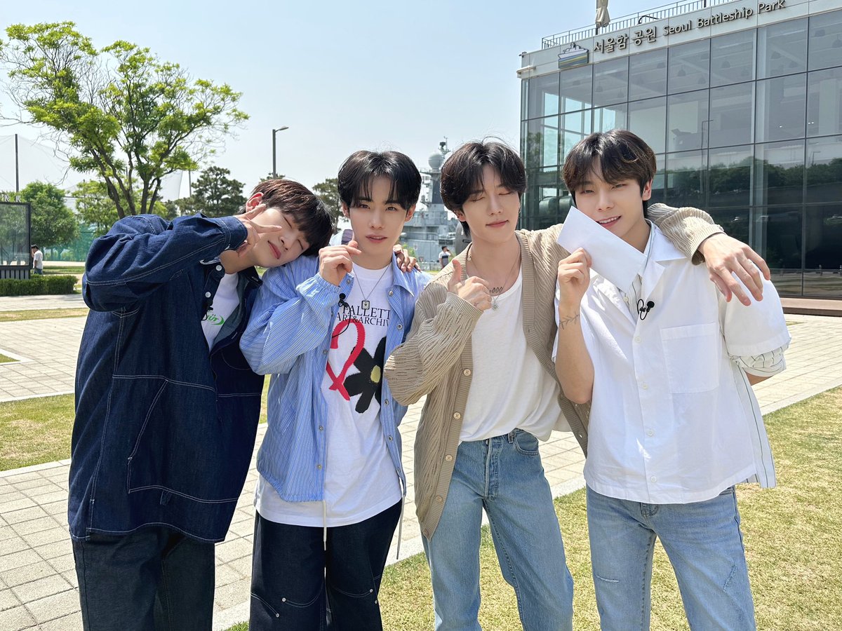 OmegaX_official's tweet photo. [📸]

이것은 힐링인가, 킬링인가 ⁉️
리듬도 타고 낙오로 마음도 타는
오메가엑스 힐링 MT 💚 첫 번째 에피소드 ✨

장꾸 오엑이들이 모이면 😵‍💫
어떤 사건(?)이 일어날지 다음 에피소드도 
조금만 기다려~! 🤗

#OMEGA_X #오메가엑스 https://t.co/MljqWoTK0n