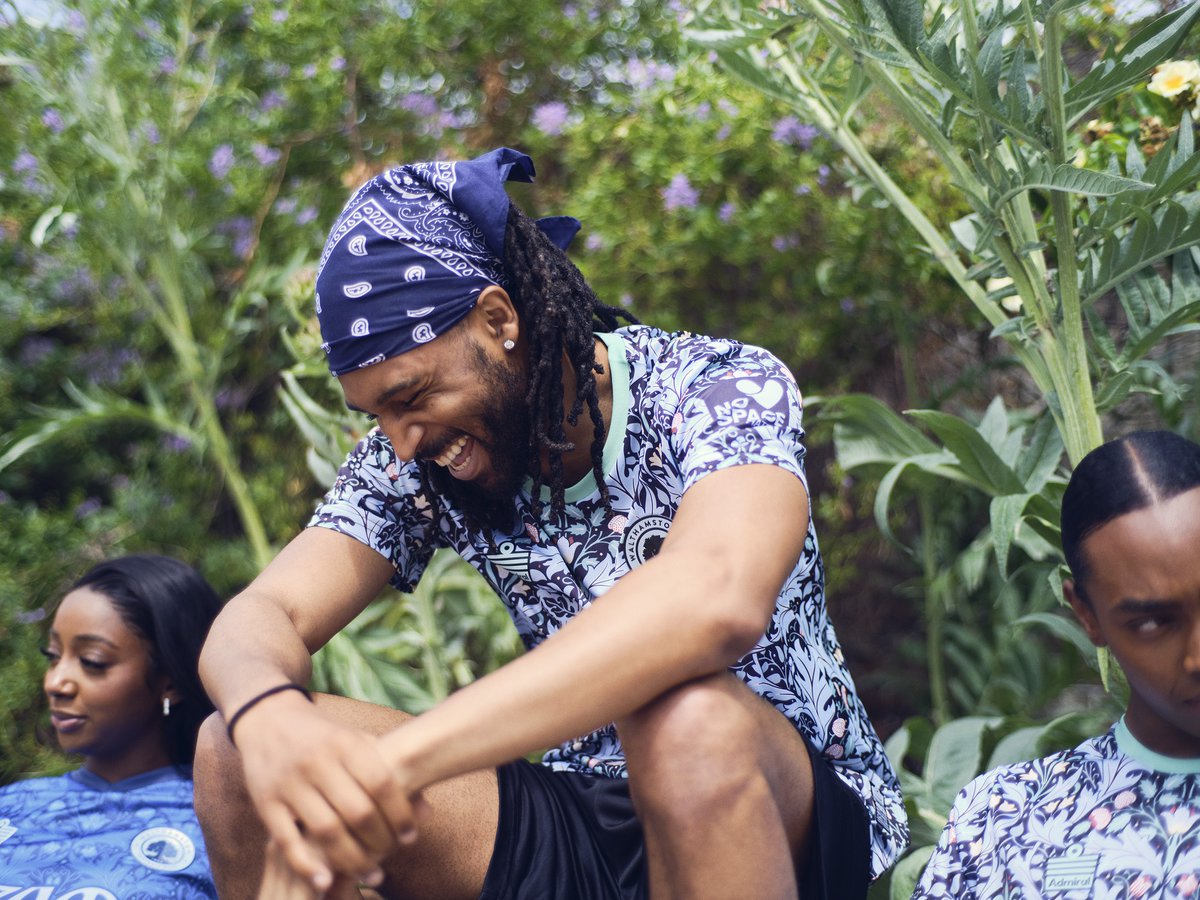 📢 Launching the Walthamstow FC kit for the new season, in a unique collaboration between William Morris Gallery &amp; Walthamstow FC. 

Made by <a href="/admiral1914/">Admiral Sports</a> with <a href="/woodstreetwalls/">Wood Street Walls, Mural Painters & Public Art</a> &amp; Urban By Nature. Order: bit.ly/3QhloBQ

Top scorer Dwade James photographed by Jake Green⚽