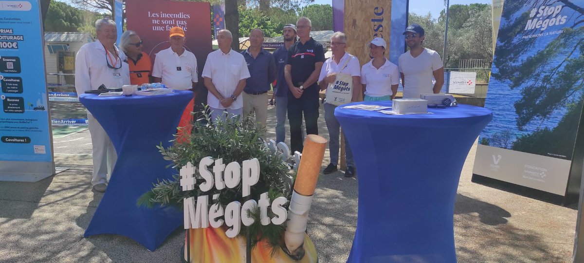 EntenteValabre's tweet photo. 📌Etape 7 #StopMégots : Sur l'aire de Lançon de Provence (13)📍avec notre partenaire @FondationVA en présence du Directeur des @Pompiers_13 , de l'#adccff13 et de Jacky Gérard Président de l'Entente Valabre
#FeuDeForêt
#100joursDePrevention
#Prevention https://t.co/Lp1YONutBX