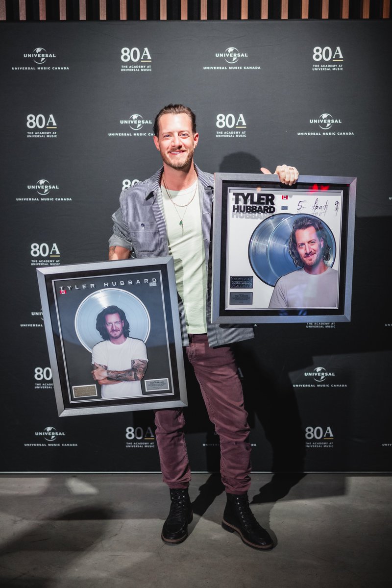 Congratulations to @TylerHubbard, who earned a Double Platinum certification for his single, 5 Foot 9, as well as a Platinum certification for Dancin' In The Country! The plaques were presented during a visit to @UMusic.