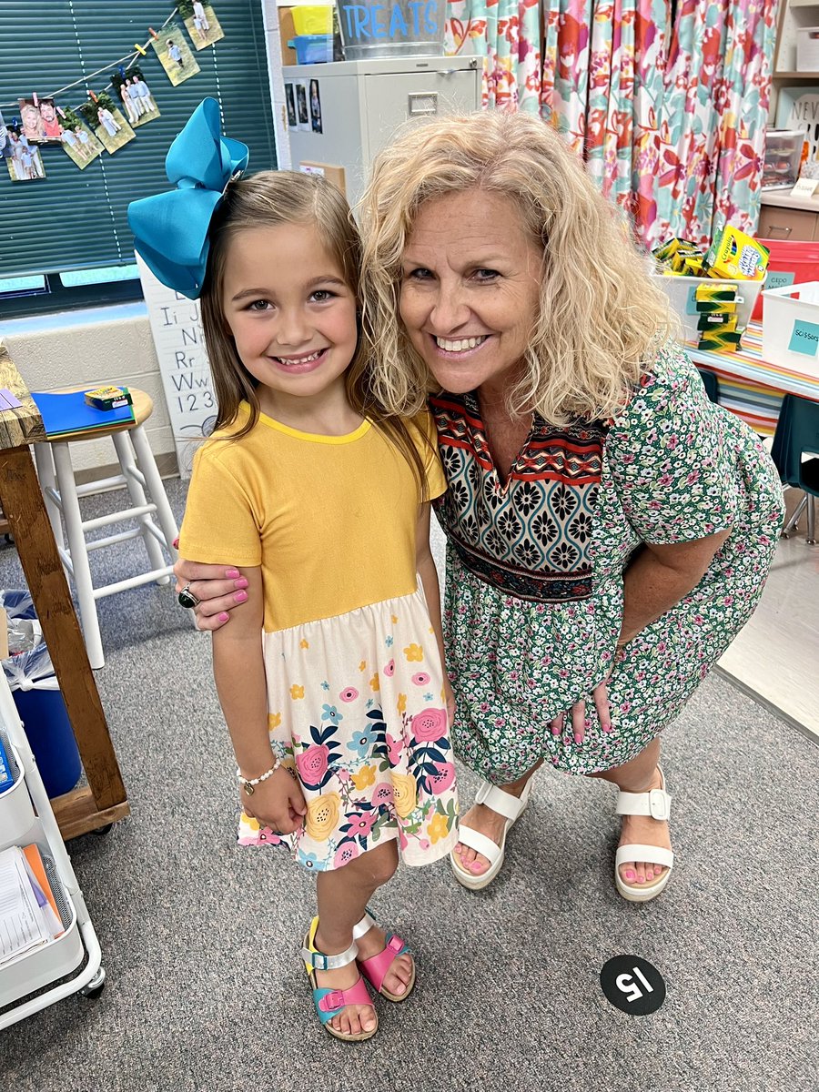We have a first grader!! She is so excited to spend the year with Mrs Karen! 🤩 (and to have <a href="/bargarmandi/">Mandi C</a> right next door!) We love CENT! 💙🧡<a href="/CENT_Tweets/">Centennial Panthers</a>
