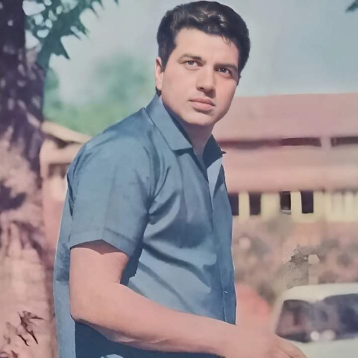 DeolFain's tweet photo. @aapkadharam Love u sir https://t.co/c8h1i2PQ10