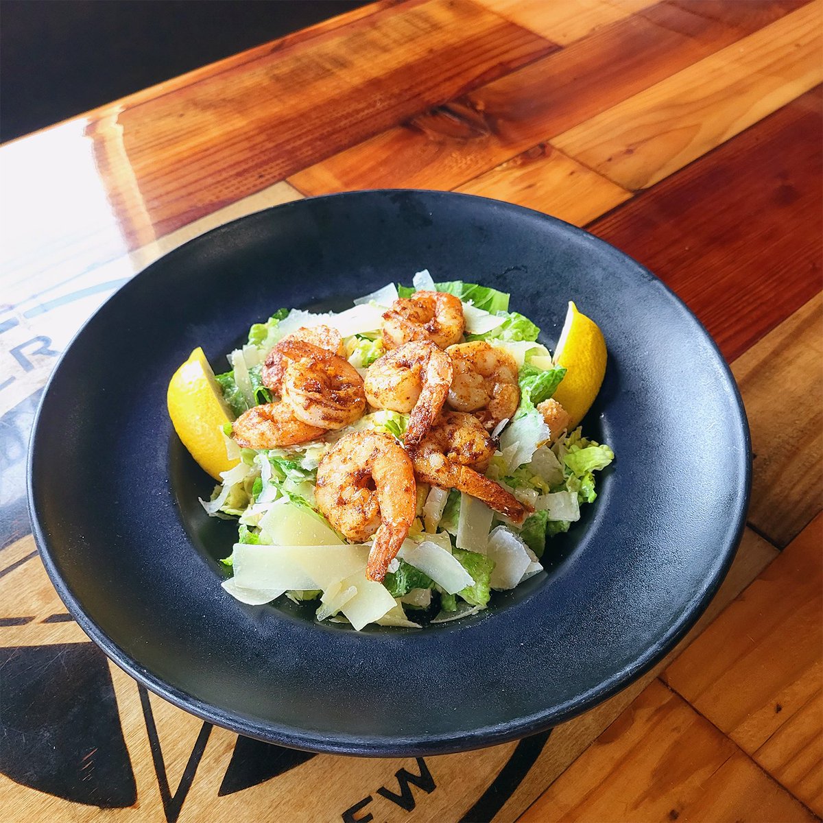silverstarbarwa's tweet photo. Weekend dinner special at the Star! 🍤
Blackened Shrimp Caesar Salad - 15.99
(available after 4PM)

#silverstar #longviewwa #seafood #specials #salad #caesarsalad https://t.co/1EesOJdxLh