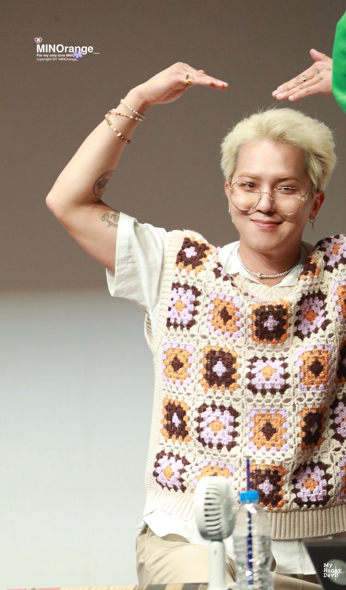 MINOrange_'s tweet photo. _🫶🏽

작년오늘ㅠ
넘보구띠퍼미노야ㅠ😿
#MINO #송민호 #WINNER송민호
@official_mino_ 🩵 https://t.co/gsGBjuGm2E