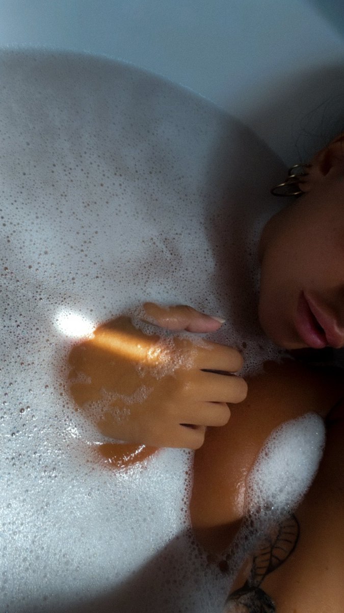 Ti aspetto in chat sul mio profilo 👅🛁 

onlyfans.com/annafestinese