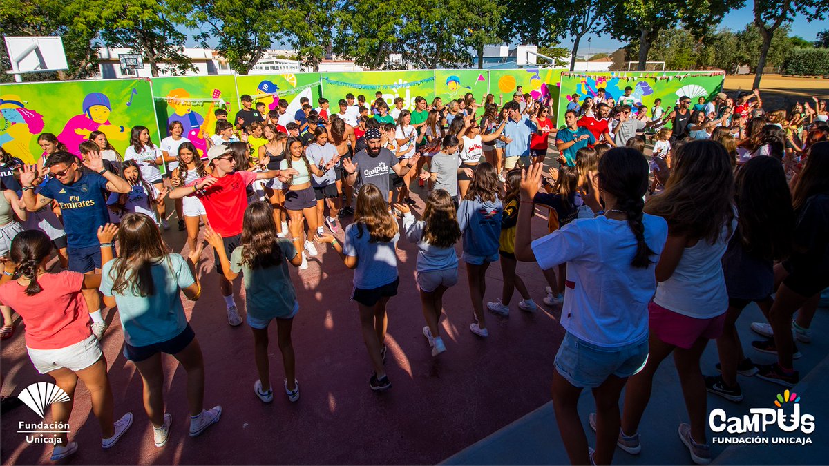 campusronda's tweet photo. Esta mañana hemos celebrado la que ha sido la última de las veladas matinales y los chicos y chicas del cuarto turno de Campus Ronda 2023 de @FundUnicaja se lo han pasado en grande bailando y despidiéndose de los personajes que los han acompañado durante toda esta semana https://t.co/e8K4Vlir1C