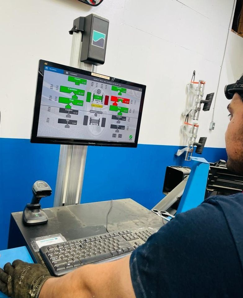 RomitaAuto's tweet image. Is your vehicle pulling to the sides? It is possible that your car needs alignment! 

📍 Online appointment requests: romitaauto.com/make-an-appoin…  
📍 Text/Phone Call: (559) 485-5675 📞

 #FullServiceAutoShop  #Fresno #autorepair #alignments #vehiclemaintenance #mechanics