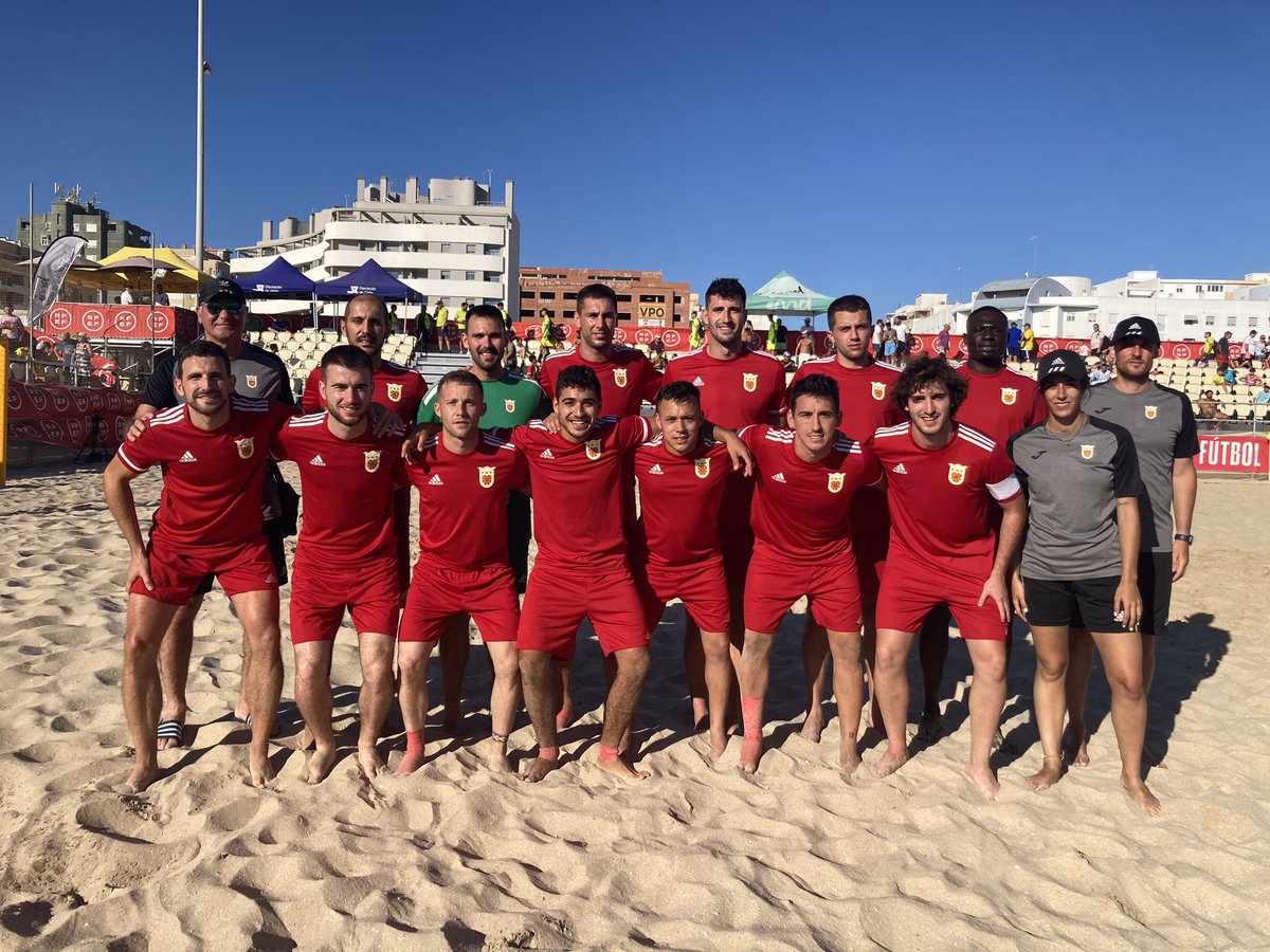 fedfutnavarra's tweet photo. @fedriojafutbol @RFMF_MELILLA @futgal @BahiaSur @FutbolPlayaRFEF @cdgares @acordon81 💪 ¡Vamos/ Goazen!

🟡 @RFMF_MELILLA 
🔴 @fedfutnavarra 

🏆 #CESA #FútbolPlaya 

🏟️ Playa Victoria, #Cádiz

📺 EN DIRECTO @FutbolPlayaRFEF:
https://t.co/N4F8t0YdAo https://t.co/dgZPf8eC6g