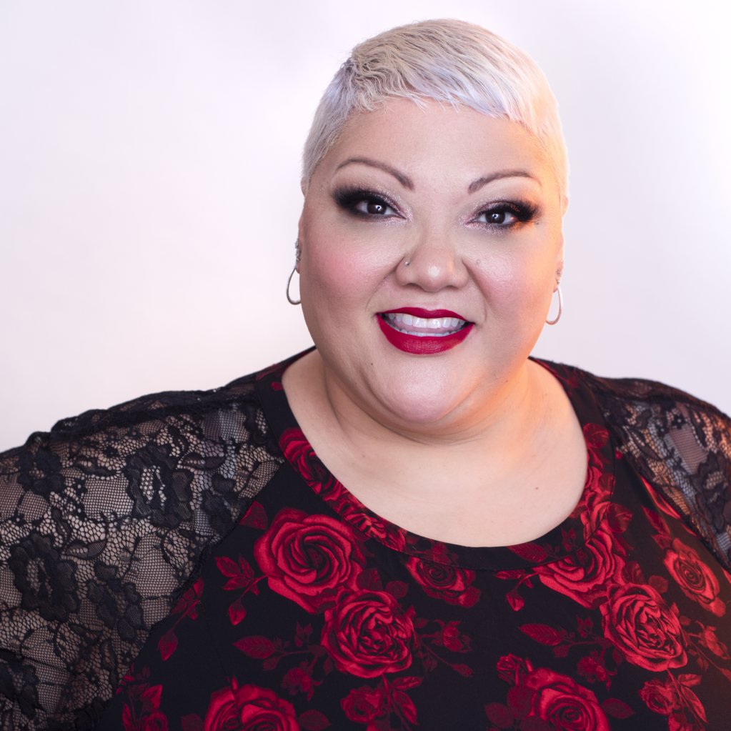 townsquaretalk's tweet photo. Today, it's Talk of the Town! @ErnieOnTV is joined by singer and former @AGT semi-finalist Christina Wells, writer @Librotraficante, and Fashion &amp; Marketing blogger @myredglasses. Plus, @HauntedMansion director Justin Simien! #JoinTheConversation

☎️ 888-486-9677 https://t.co/rIAZNHEnGV