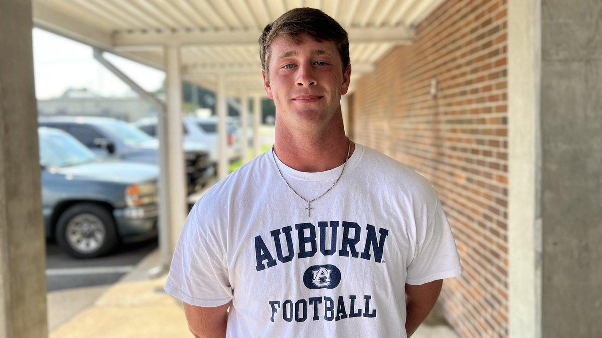 CClemente247's tweet photo. Playing together since they were young, Chilton County TE @OusleyHunter has a chance to continue playing with Demarcus Riddick after receiving a PWO offer from Auburn earlier this month.

“It’s amazing, it’s a blessing.”
https://t.co/m6FIJoqpu7 https://t.co/jnAmc7qtCA