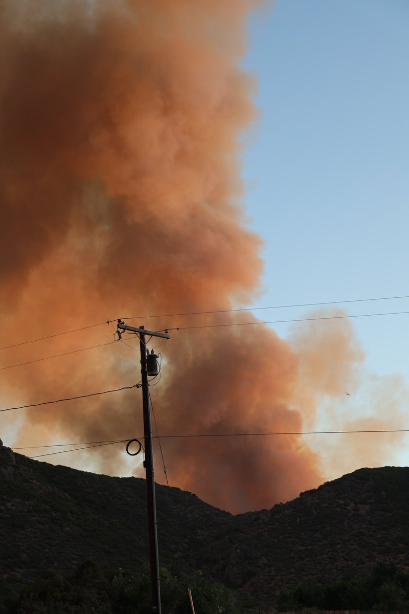 PhotosByChrys's tweet photo. Pictures I took last night of the #Bonnyfire in #AnzaCa and #Aguanga https://t.co/wkBGNaFVsz