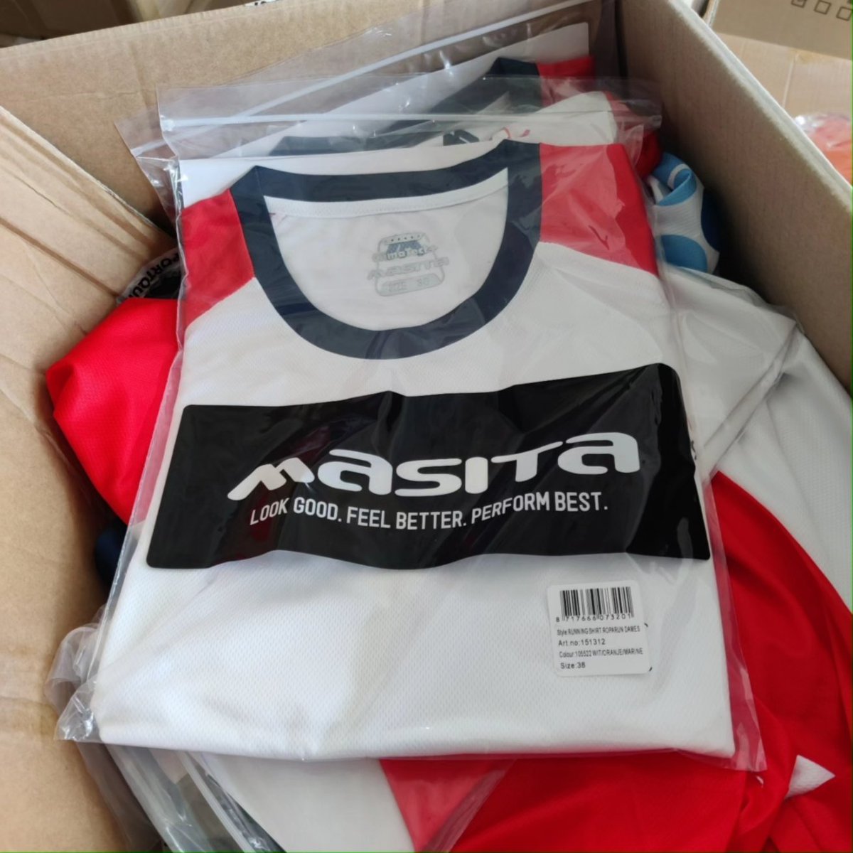 We hebben op #speelboerderijodilia  van de #sportspullenbank Rotterdam mooie running shirts en polo shirts gehad om uit te delen super bedankt