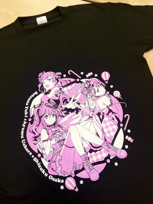 #虹ヶ咲 学園購買部  あなたと選ぶ!お気に入りシーンTシャツ第2弾 受注受付中  投票企画によって選ばれた、TVアニメ2期お気に入りシーンをモチーフにしたTシャツです  受注期間:～8月20日(日)23:59  注文はこちらから  #lovelive