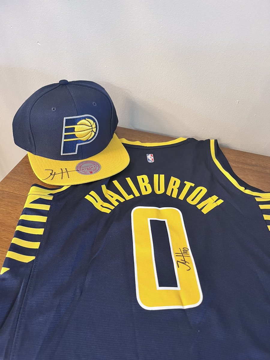 ISUAlumniDenver's tweet photo. 🕜 Time’s running out to bid on some awesome Iowa State, Nuggets, &amp; Broncos gear in our scholarship silent auction! Bids close at 1:30pm MT tomorrow (Saturday) and are open to all!

Check out items + bid here: https://t.co/ugiceCBZDG https://t.co/YDTuWM33eL