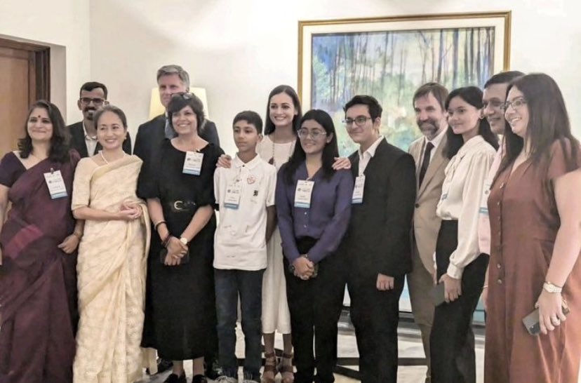 Sarahhh_lndian's tweet photo. Absolute honour for me to be in the panel with esteemed guests as moderators @deespeak and @s_guilbeault at @CanadainIndia in the program #28For28 organised by @MASH_Project and @balrakshabharat ✨ 

#GenerationForHope #LetsMakeOurVoicesHeard https://t.co/AwQYCmj21H
