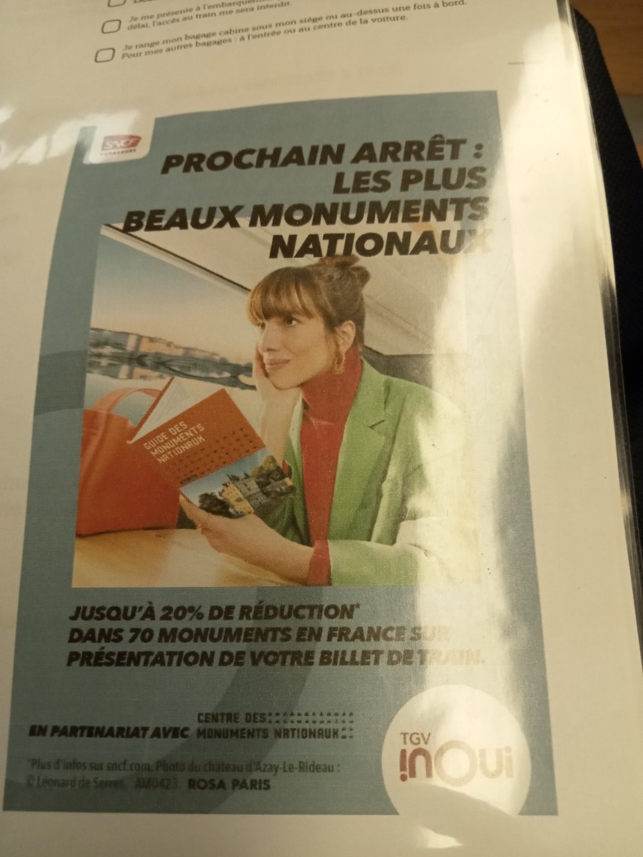 JackyLefort's tweet photo. Perturbations gare Montparnasse.
#TGV retard 1h30 en raison caténaires frappés par la foudre.
#SNCF https://t.co/zge47OXIsG