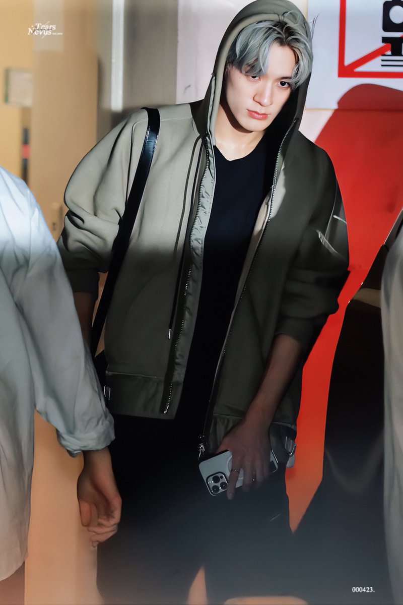 tearsnevus4jeno's tweet photo. 230728 퇴근 

#제노   #JENO   #NCTDREAM https://t.co/365ZkCiPJk