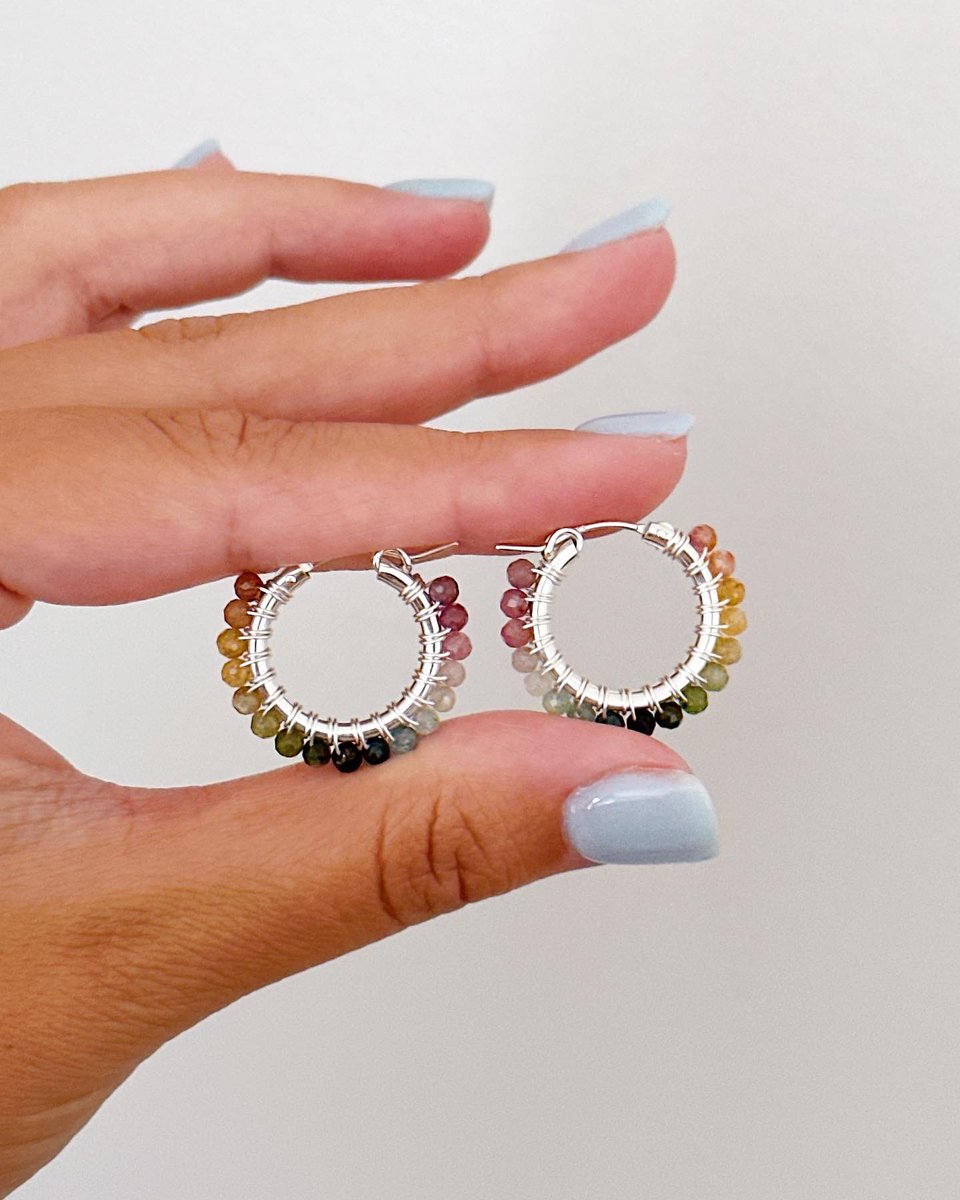 alexapaniccia_'s tweet photo. i will never get sick of making rainbow hoops 🫶🏼🫶🏼🫶🏼 https://t.co/na79k8yQSD
