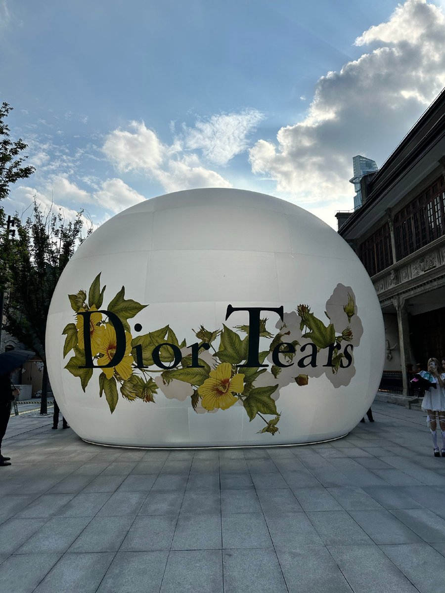 zhouyanjin2's tweet photo. Dior 迪奧萬象城店
Dior TEARS 
#臺灣
#臺北
#臺北小巨蛋
#精品特惠 https://t.co/wvgApzXIac