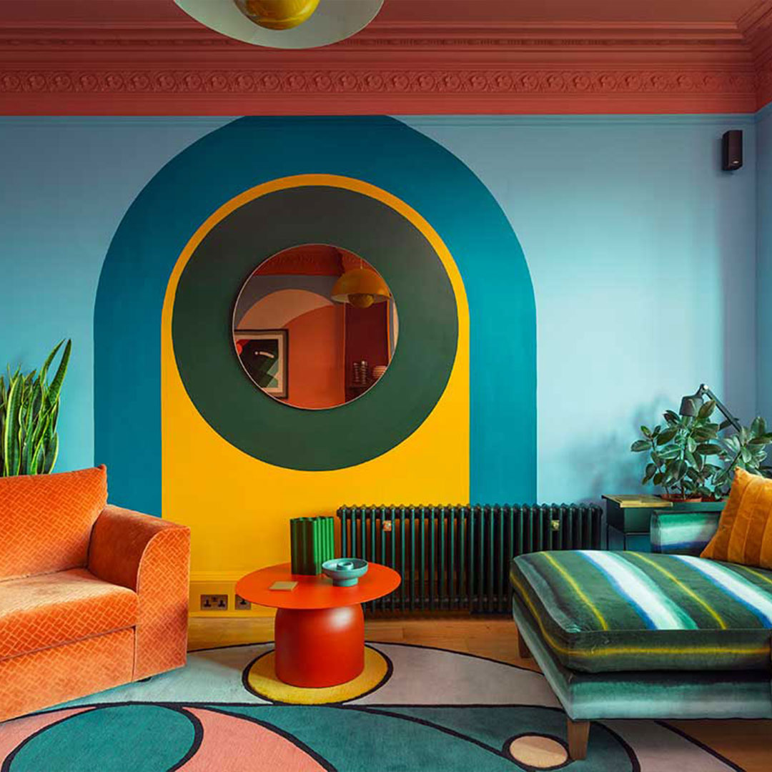 schoenhaesslich's tweet photo. Art Attack in Sam Buckley’s Apartment. Das brauchst du dafür: viele Farben, rundliche Formen und ein Gespür für viktorianische Architektur. Das brauchst du nicht: Bastelkleber.

📝 Autor: Kean
📷 Foto: © https://t.co/ZJ0UE1hg4p
🍰 Link: https://t.co/bNLqn5OeOb https://t.co/KwBzlBagfS