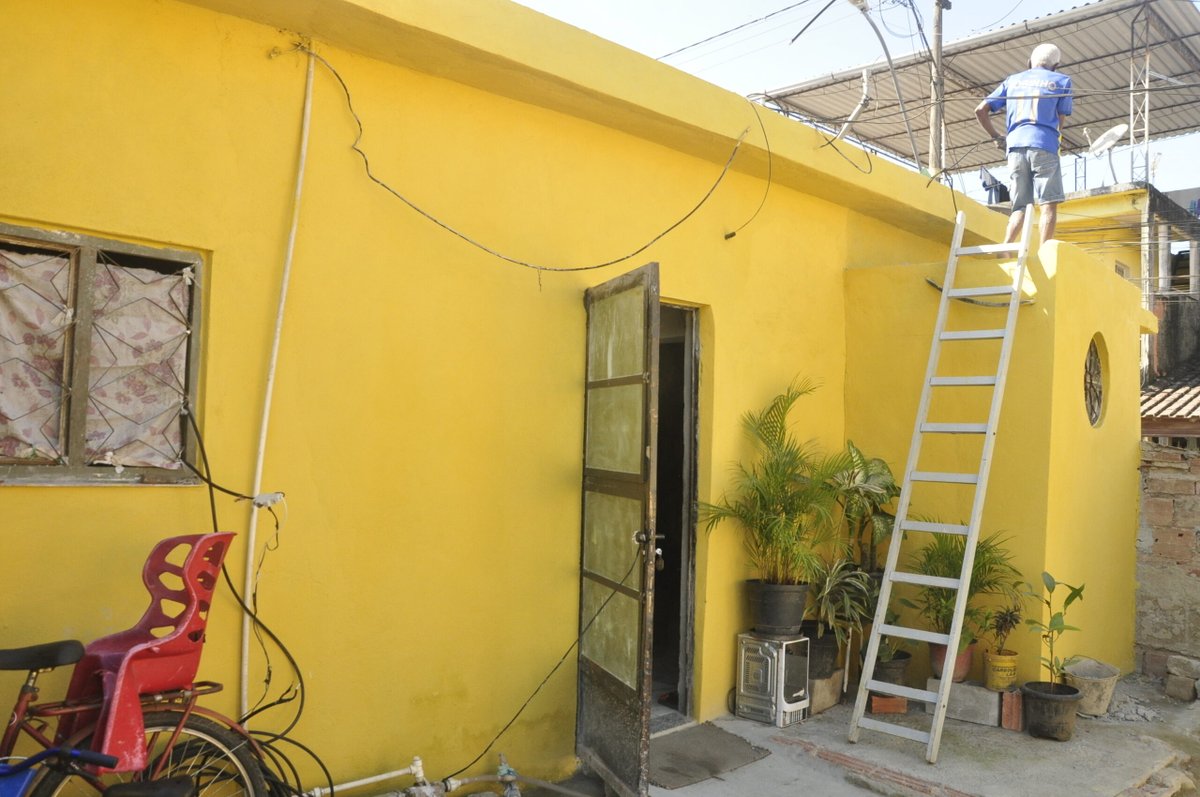 destaque_mage's tweet photo. A Prefeitura de Magé, por intermédio da Secretaria de Assistência Social, continua a implementação do Programa Emboço Social (PES) no bairro Barbuda, com nove casas já finalizadas.

#Magé #EmboçoSocial https://t.co/I6uaE06wBt