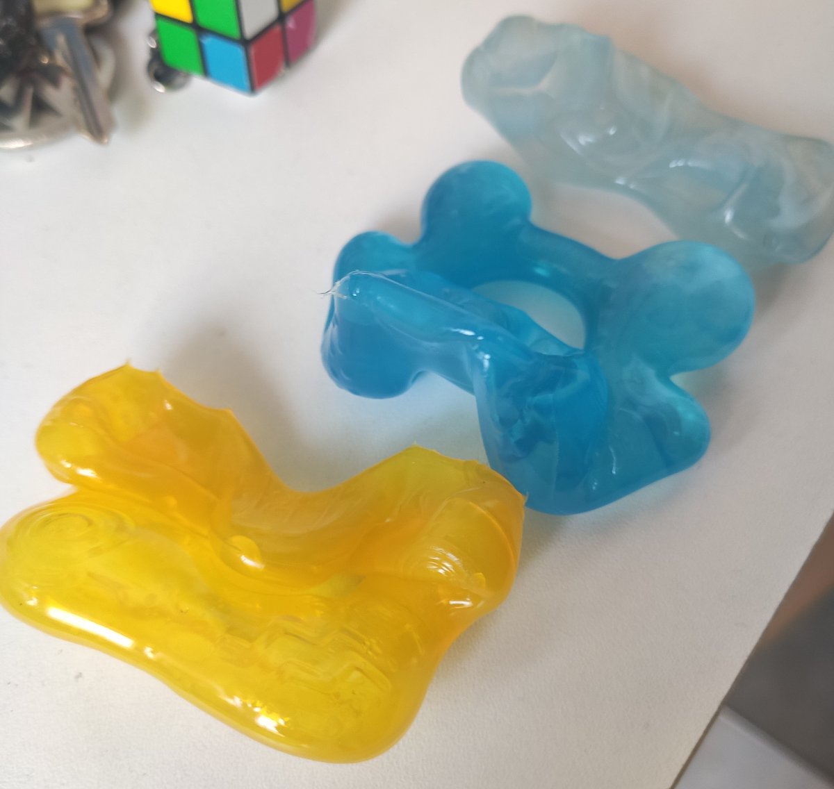 #parentingfail einfach, aber nun zumindest steril.

Ich hab die zwei linken gestern eben auch geholt, um um vollumfänglich dämlich zu agieren 🫶