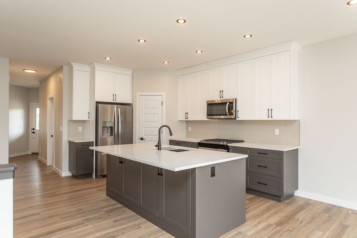 laebonhomes's tweet image. Day ✌️ of our Timbers bungalow parade of homes goes today from 1-4pm 🏡 Start your tour at 21 Tindale Place. 

#youcouldlivehere #buynewmovenow 
More info 👉 laebon.com/the-timbers#qu…