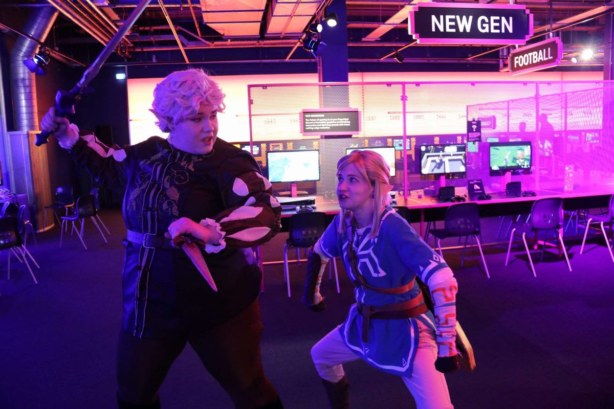 kirkwallcosplay's tweet photo. part 2 of Anders gets possessed by Astarion feat. contributions from @bluexshift on the fates of @spikemuth’s Sonic and @TheChloeCorner’s Link https://t.co/xWZIjnCimM