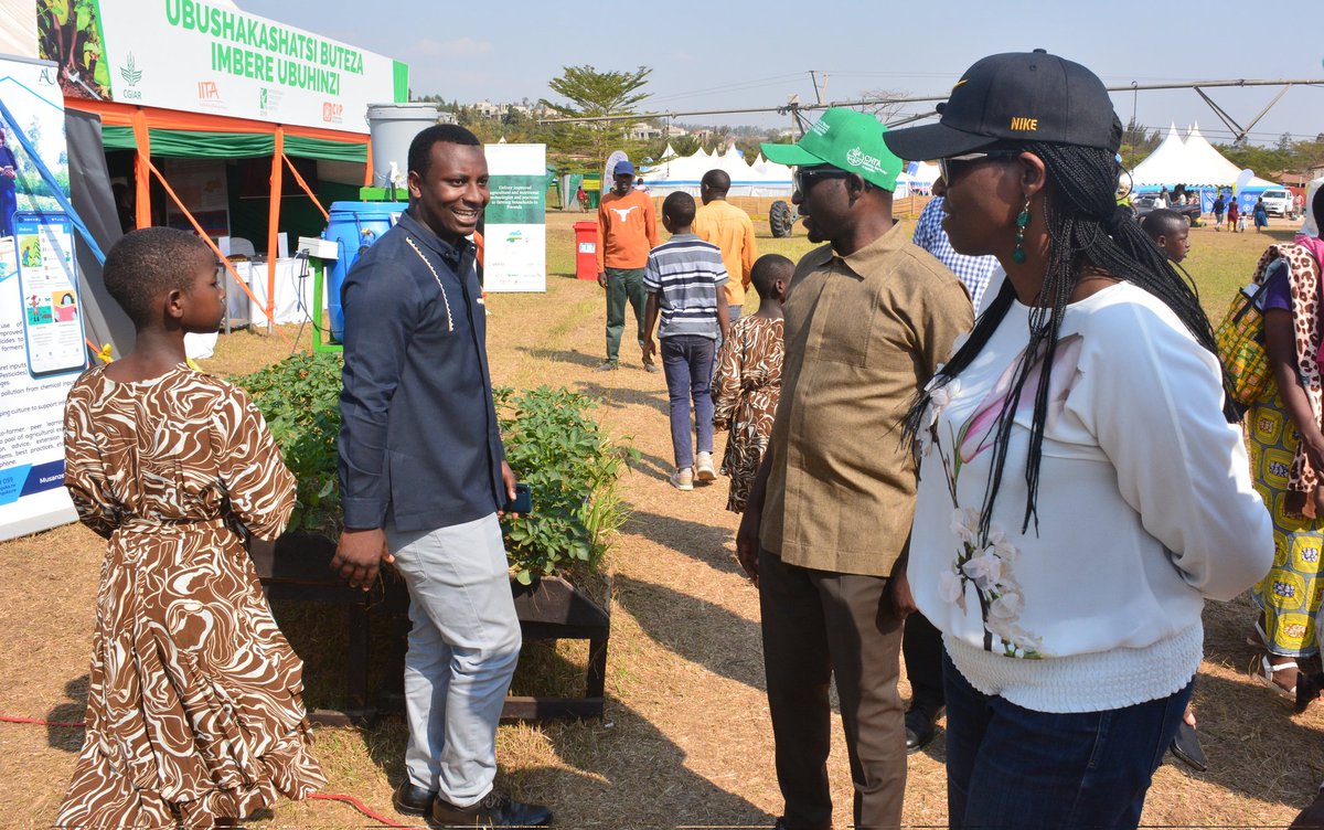 #Thisevening at our stand in #RwandaAgriShow2023,we got the privilege to welcome Hon. @Ilde_Musafiri, Minister @RwandaAgri & @Agnes_Kalibata , president @AGRA_Africa.we are honored to have showcased our products, got insights from them and we really thank them for the motivation!