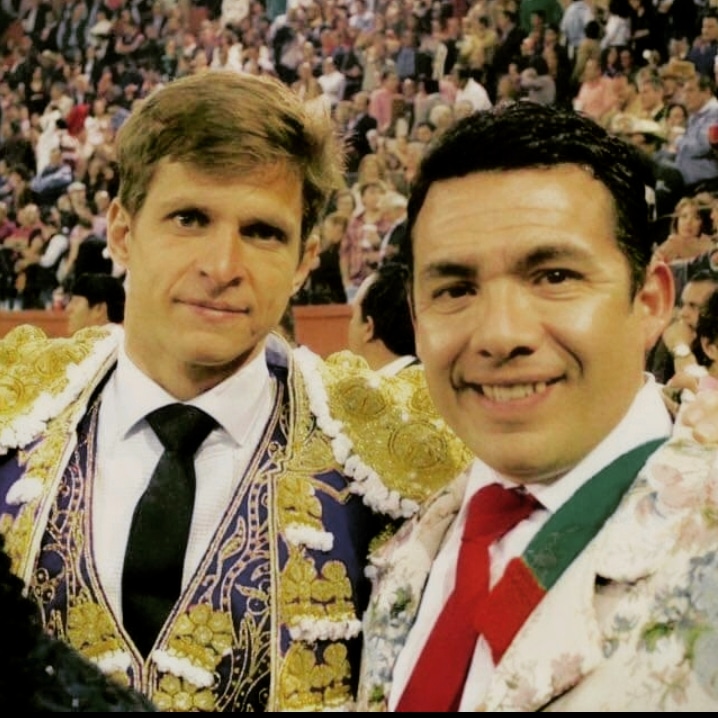 Maestro gracias ! <a href="/elJuli/">El Juli</a>  toda mi admiración y mi respeto por el más grande