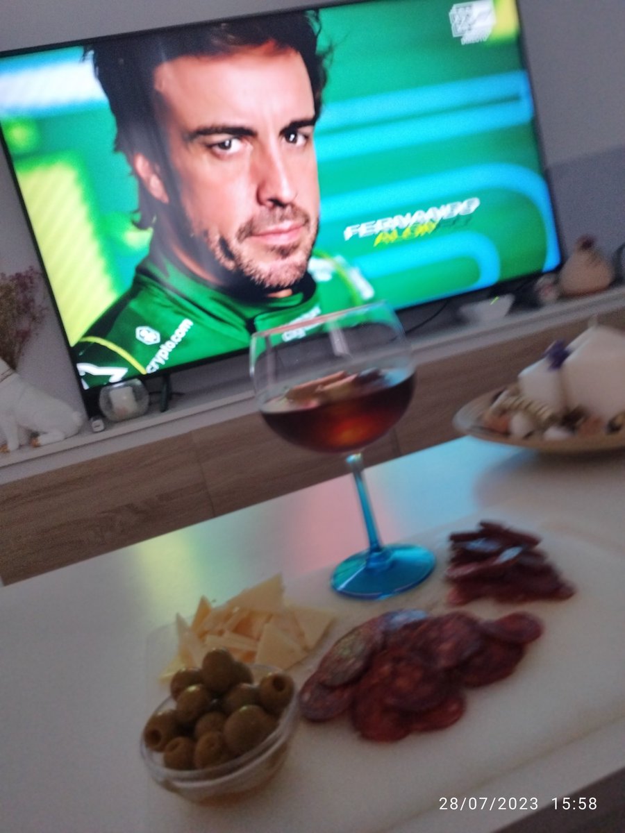 Una tapita <a href="/alo_oficial/">Fernando Alonso</a> ? 😉