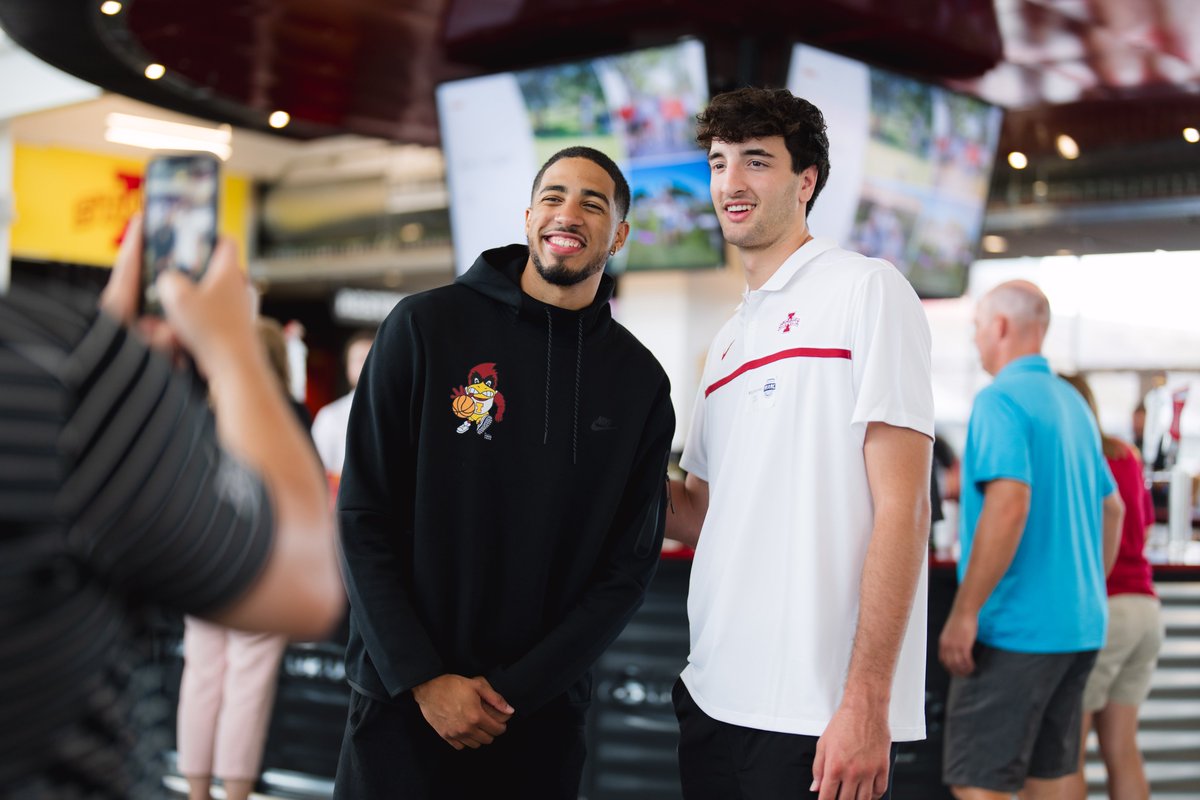 A great time at the @GeorgesNiang20 Trivia Night! #Cyclones | #C5C