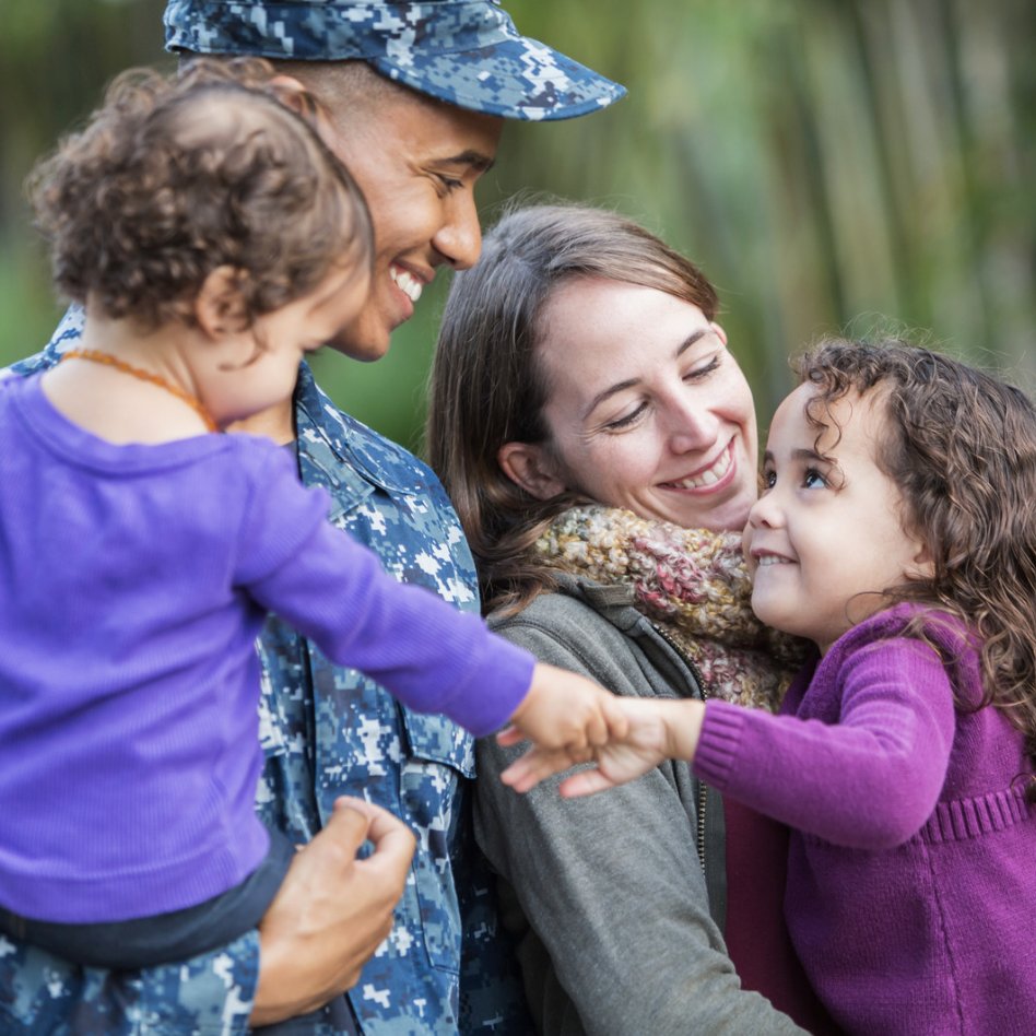 feedinggeorgia's tweet photo. 1 in 6 military and veteran families are experiencing food insecurity. Our food bank network works tirelessly to help military families put food on the table. Will you join us in the fight to end #militaryhunger? You can help by donating or volunteering at your local food bank. https://t.co/0JAL18wC02