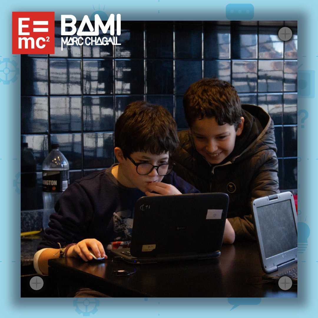 proyectoemc's tweet photo. Taller de invierno "Creando Ciudades 3D en Tinkercad" en el Colegio BAMI 🧑🏻‍💻

Si querés participar en nuestros talleres contactarnos por MD para que podamos pasarte más info! ✉️

#robot #robotica #roboticaeducativa #roboticaemc #electronica #programacion #impresion3d #tinkercad https://t.co/Do6Y3yRvNJ