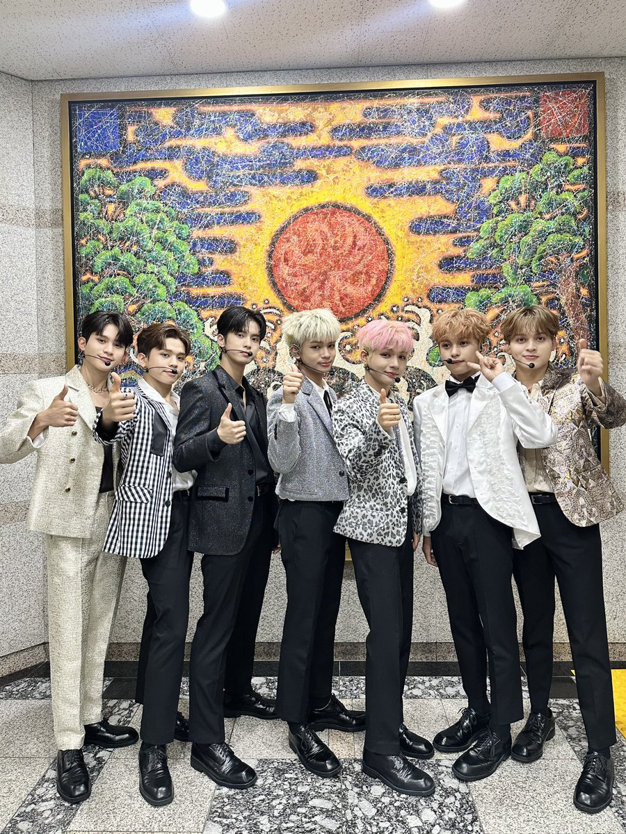 HORI7ONofficial's tweet photo. 2023. 07. 28
@ arirang TV <Simply K-Pop>

➫  https://t.co/Lg9E8JvSew

#HORI7ON #호라이즌 #SIX7EEN https://t.co/oU3rCKCDhm