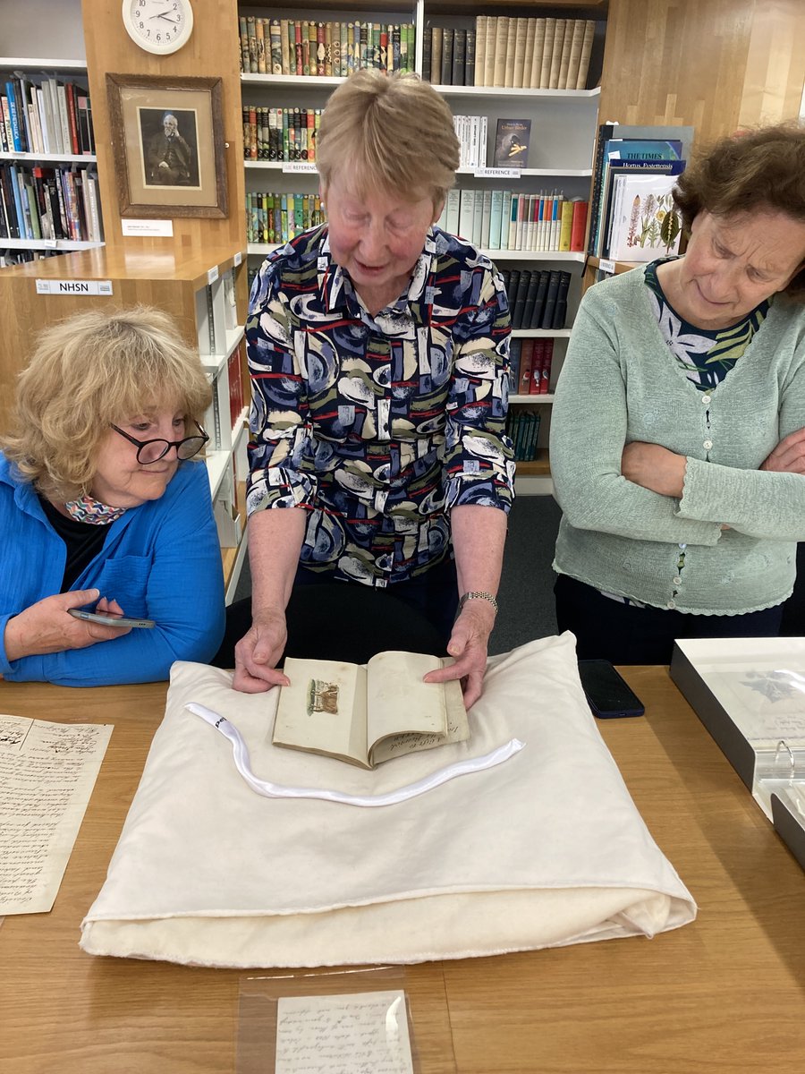 Here's our @HeritageFundUK supported Brilliant Bewick group viewing Bewick treasures from the Blavatnik Honresfield donation in the Natural History Society of Northumbria archive at @GNM_Hancock #HeritageIsOpen @BewickSociety @FNL313 @sarah_lawrance